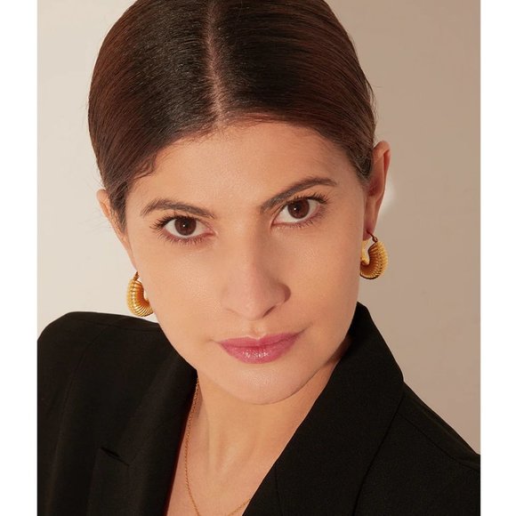 New 18K Gold Plated Round Textured Hoop Earrings - Picture 2 of 3